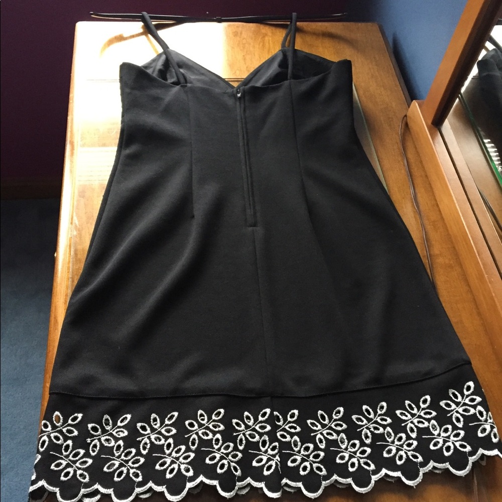Dress - Picture 2 of 3